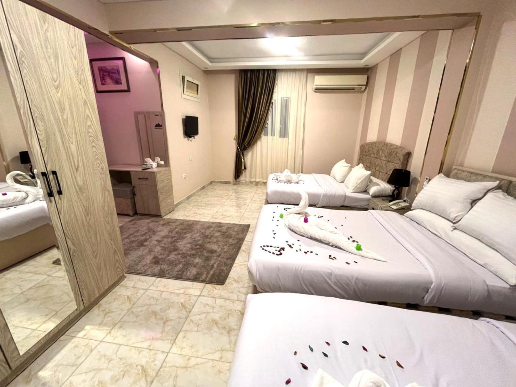 Pyramids Nun Inn Kafrat al Jabal Exterior photo